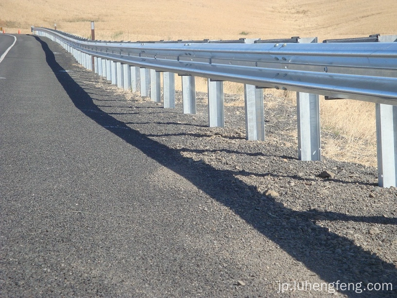 亜鉛メッキされた高速道路のガードレールの仕様